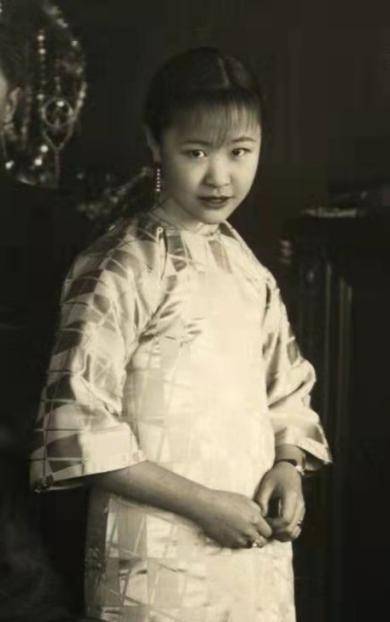 "晚清最美格格"韫颖:前半生跟溥仪吃香喝辣,晚年却在街头摆摊_生活