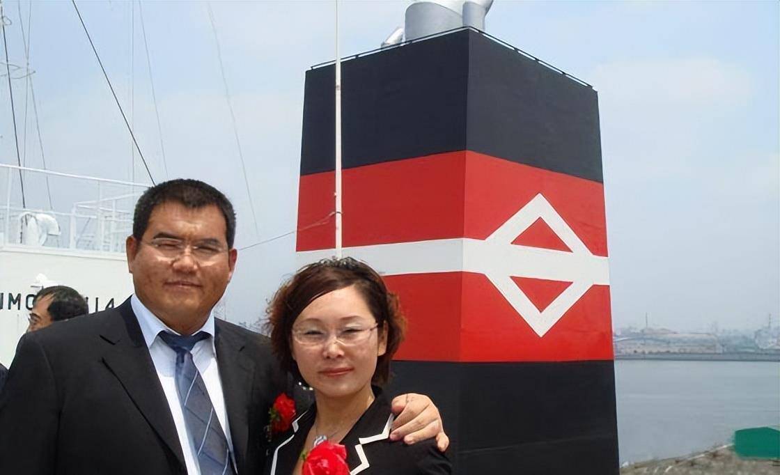 天津女首富张荣华:嫁穷小子一起卖豆腐发家,给武汉汶川各捐1亿_张祥青