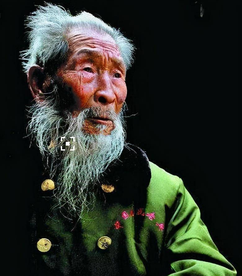 云南113岁抗战老兵,9次被押上刑场,临终感慨:我活