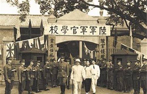 黄埔军校出名将,其实还有一所军校更牛,黄埔生都是他们的下级_保定