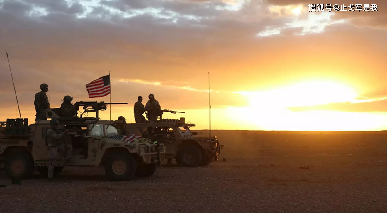 位于叙利亚东部代尔祖尔省的美国军事基地遭袭_当地人_传播_美军基地