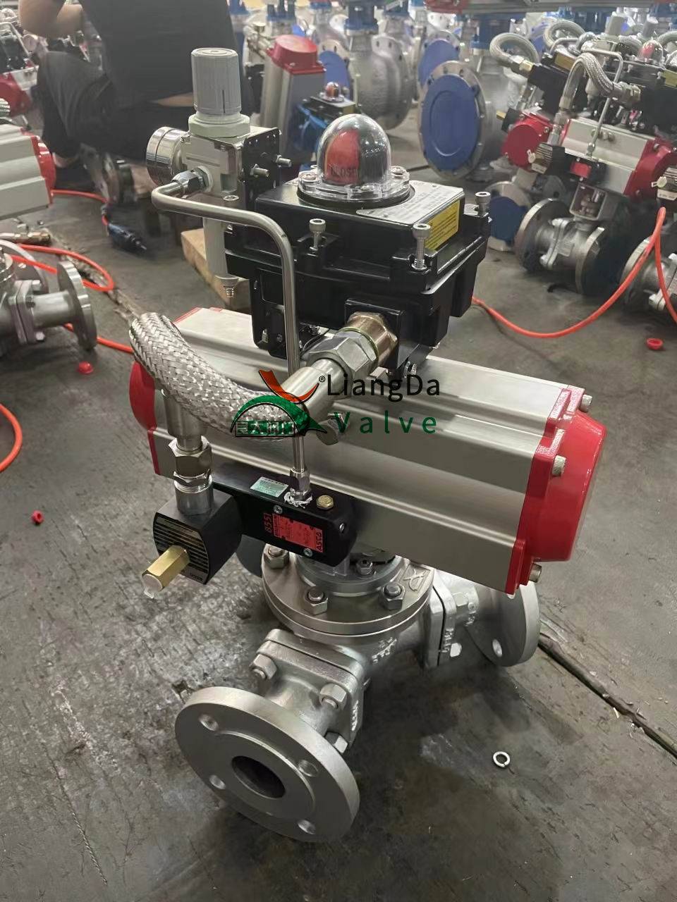 q642f/h/y气动三通换向阀,实现远距离全自动化操作,提高工作效率_方向