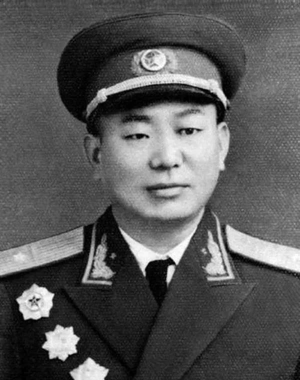 原创1955年授衔时,叶帅看到这两位少将的名字,忍不