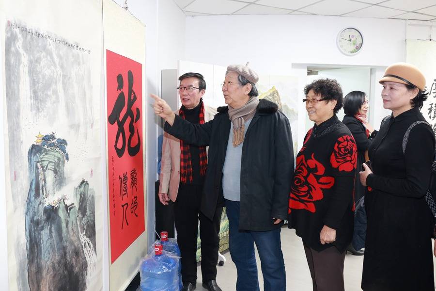 庆三八天津女书画家艺术研究院书画精品展在人民书画院展厅隆重开幕