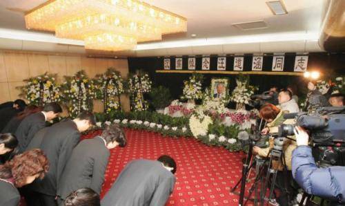 原上海市委书记汪道涵墓,因"汪辜会谈"留名,墓碑解开百科谜团_孙维聪