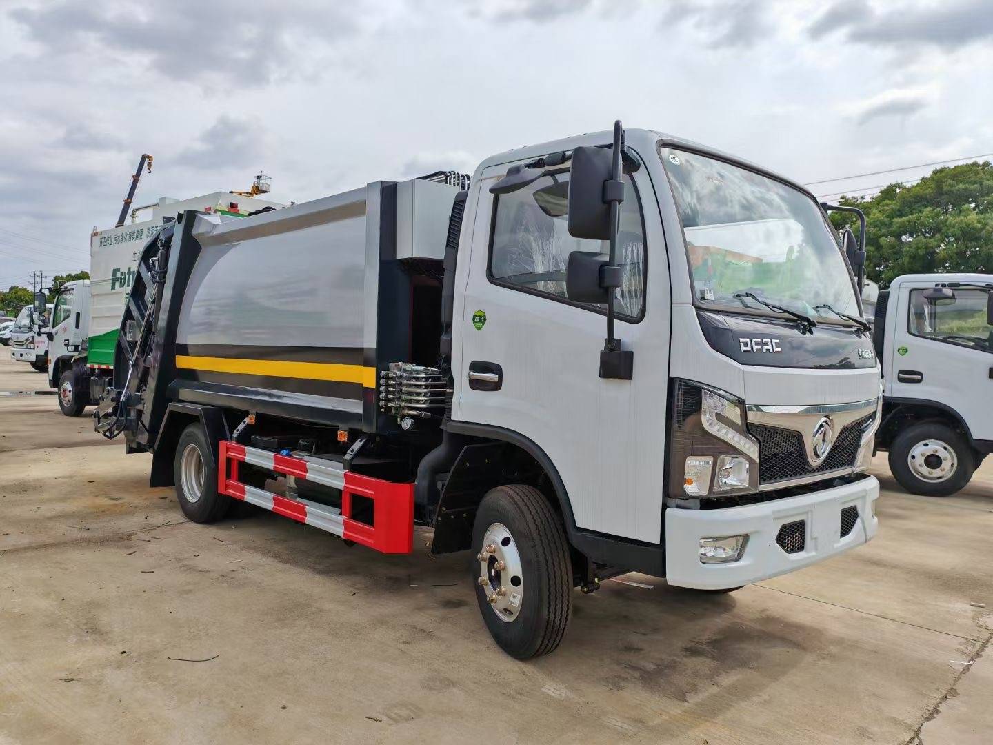 东风福瑞卡f6黄牌7方压缩垃圾车