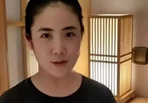 因为太漂亮被赵本山看中,结果拒绝喝酒被"封杀",今回农村教书_曹佳睿