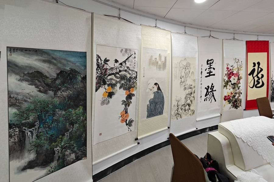 庆三八天津女书画家艺术研究院书画精品展在人民书画院展厅隆重开幕