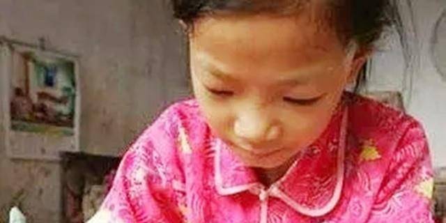 "后来安静下来的佘艳又对姑姑说:"我死了别把我烧了,把我背回去,我要