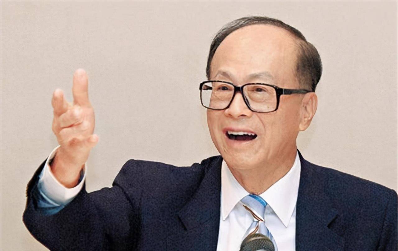 李光耀看不起李嘉诚,李光耀是如何评价李嘉诚?_财富_中国_国家
