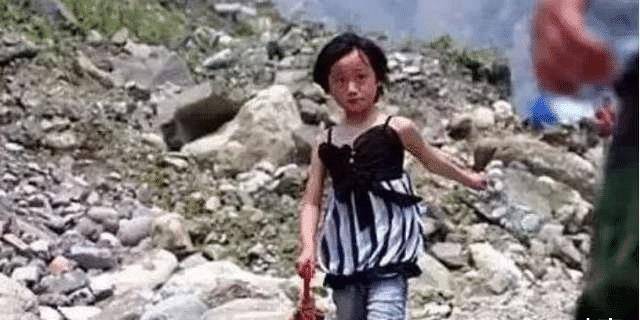 汶川地震中,19岁军人救下12岁女孩,长大后两人兑现承诺_少年_救援