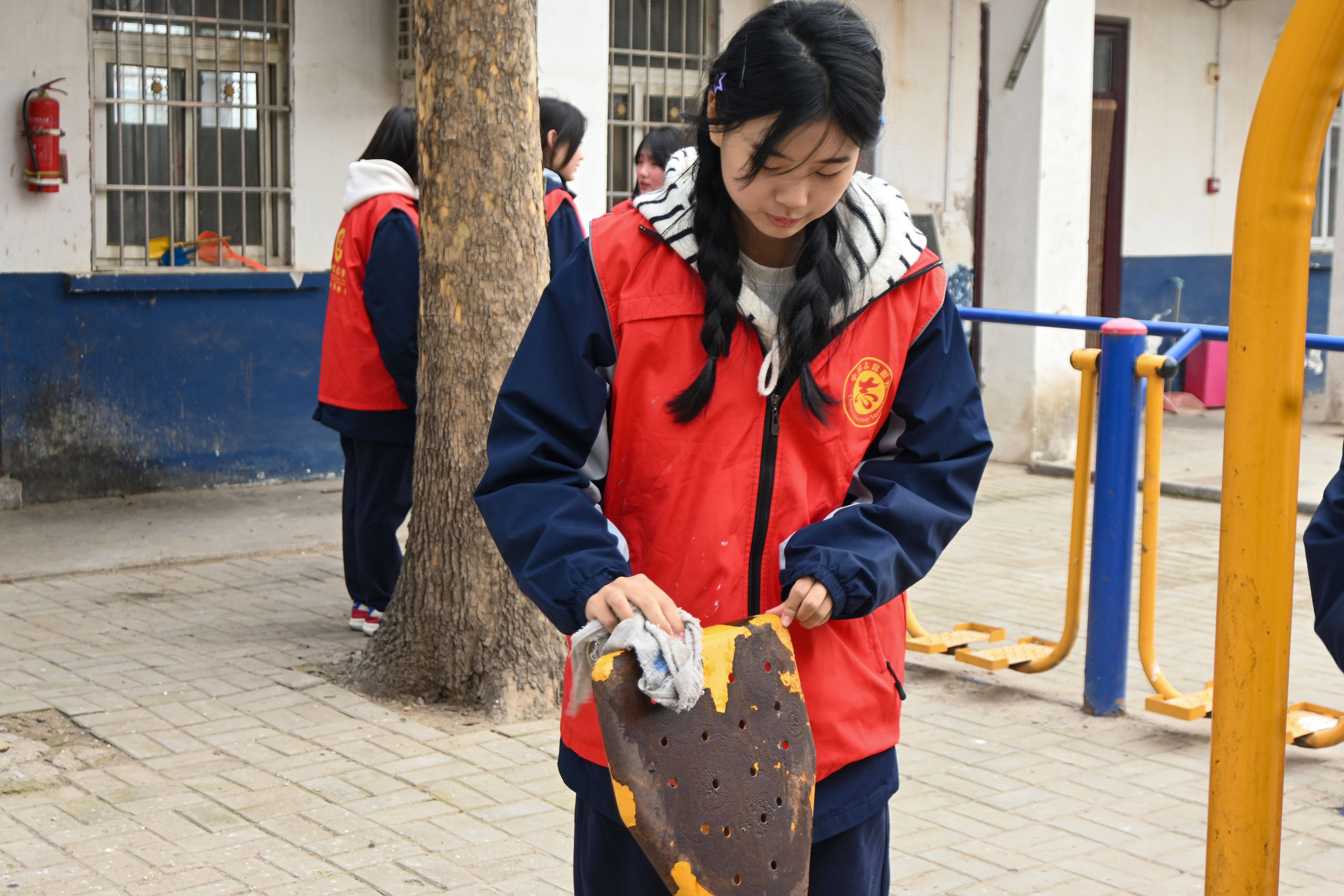 学生养老院服务照片图片