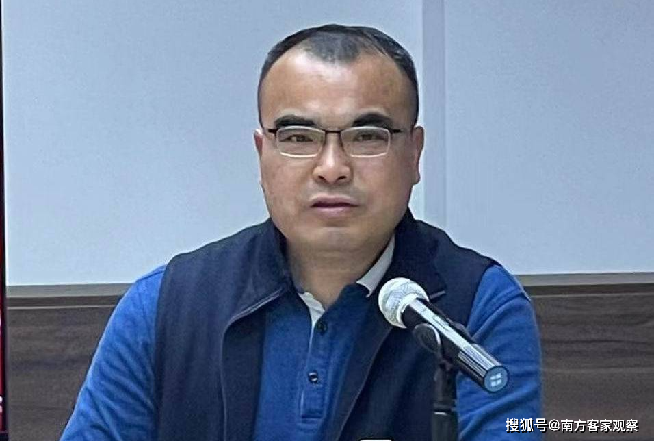 河源市龙川县副县长邹树元 .