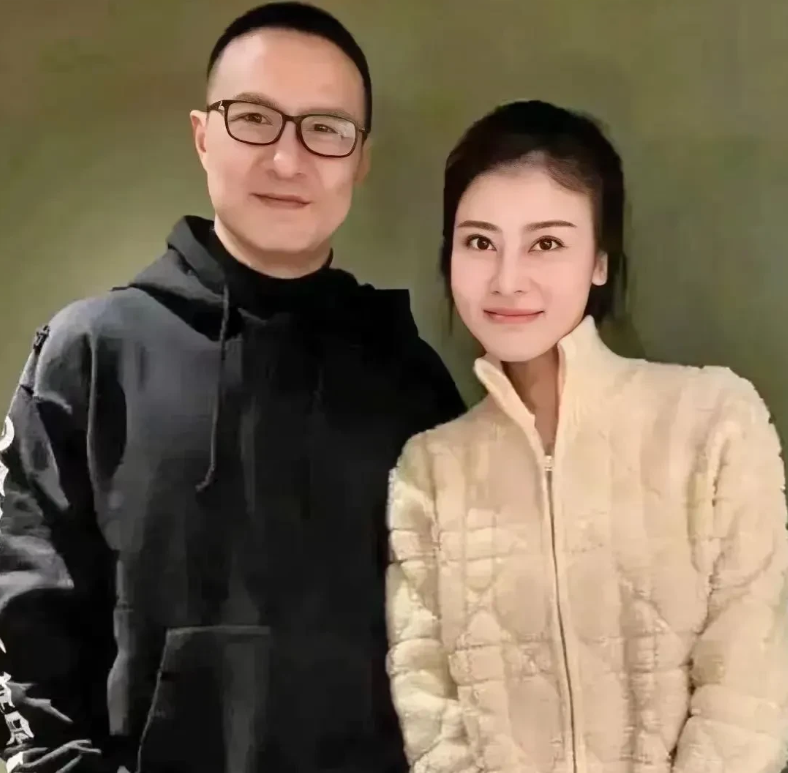 原创汪峰的现任陈露和章子怡谁更漂亮网友比章子怡更温柔但是没她漂亮