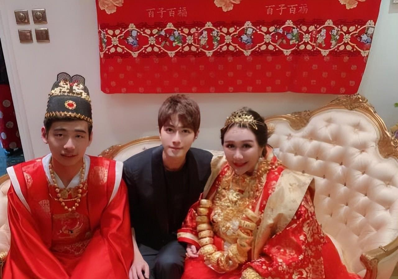 赌王女儿何超盈:倒贴14亿下嫁东北小伙,婚后被小8岁丈夫宠成宝_何超琼