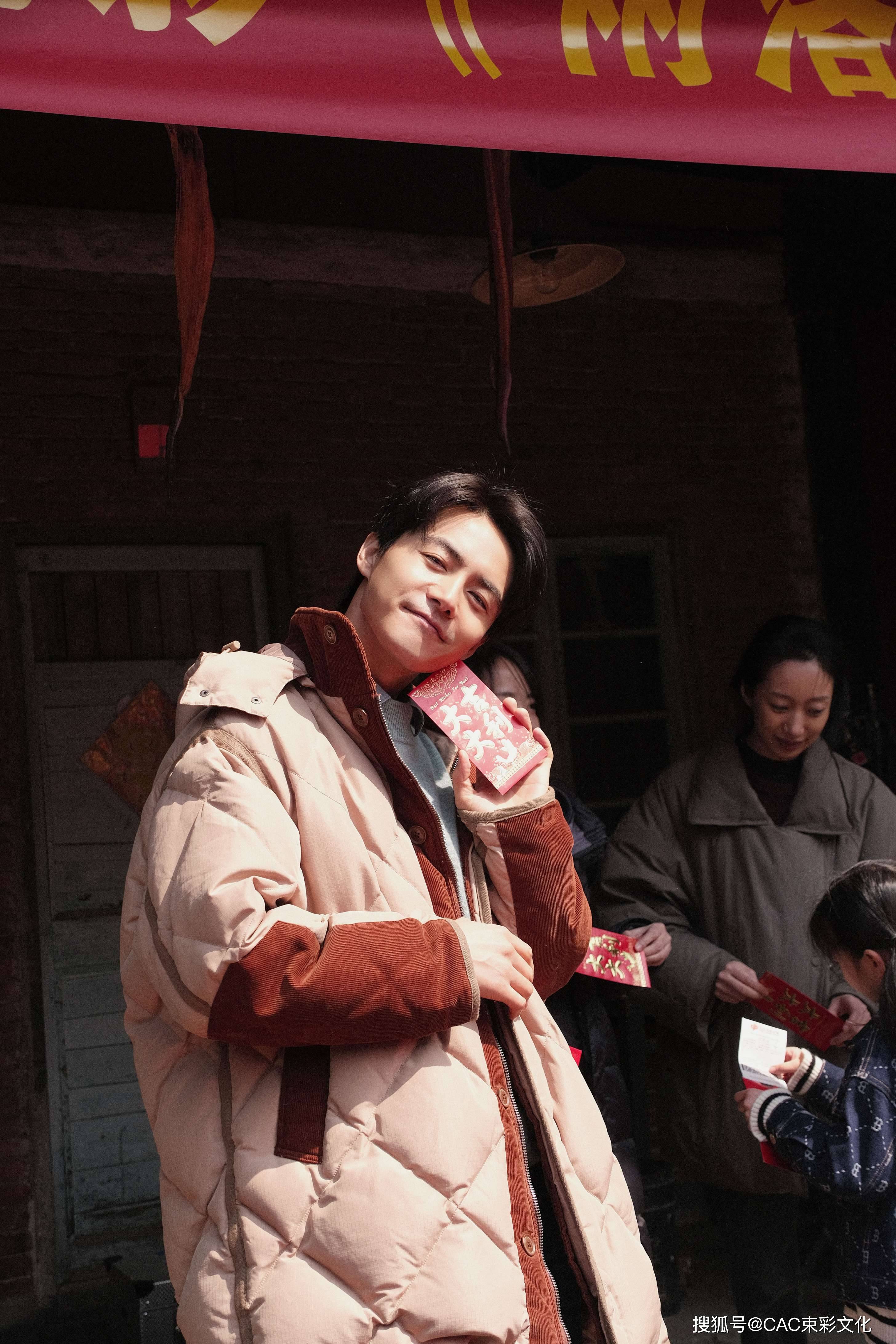 马天宇出演文艺电影雨落屋瓦万玛才旦监制剧本今日开机