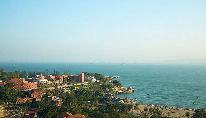 但3,4月是回南天,而且梅雨季节,雨很多,具体要看天气预报.