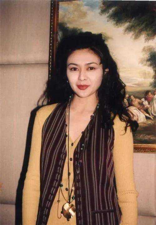 61岁的关之琳如何做到美貌不衰成为跨时代的经典女神