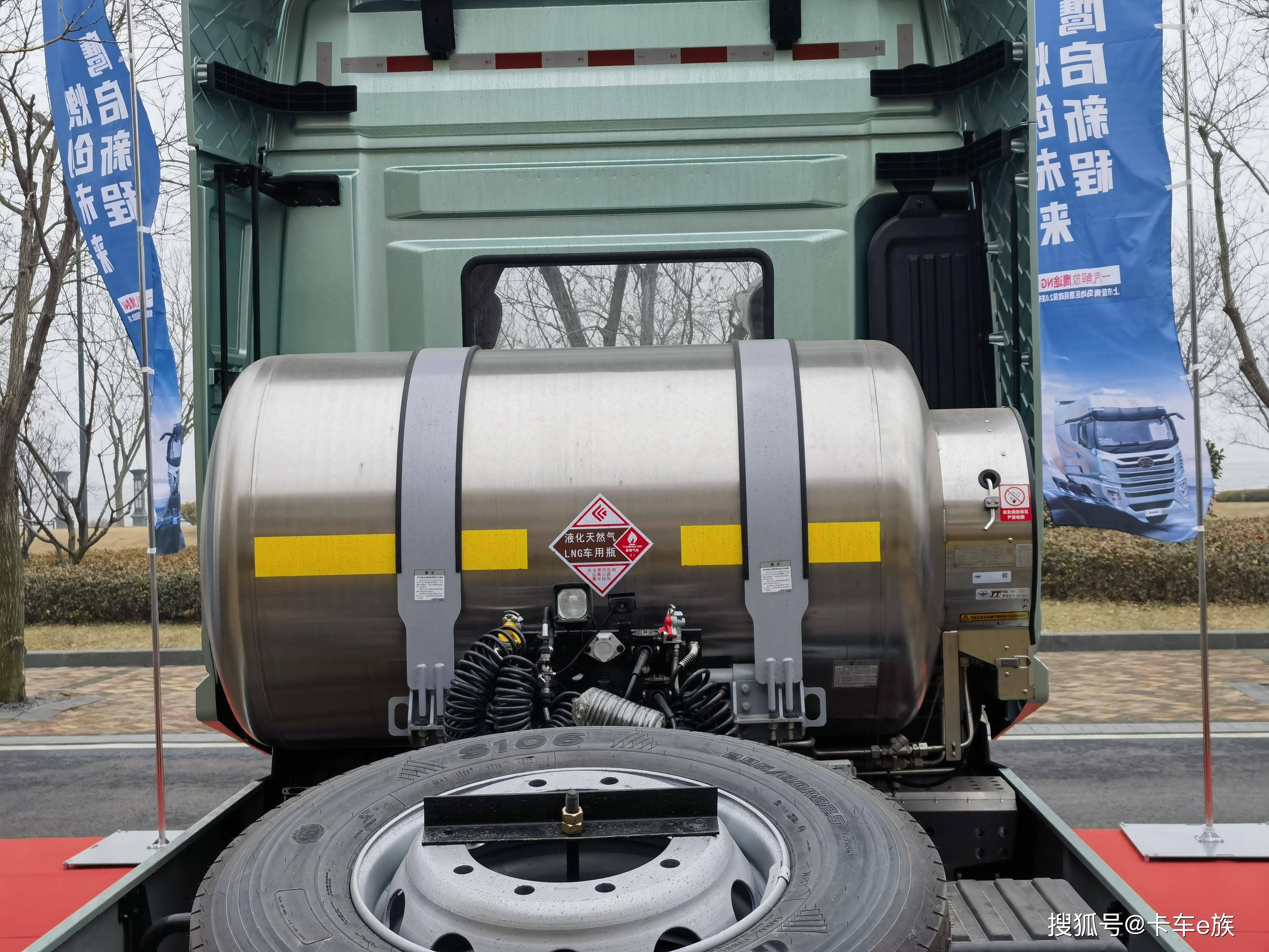 15升大排量燃气发动机 amt自动挡 鹰途ng牵引车全网抢先解读_搜狐汽车