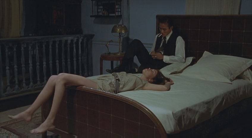 深夜电影里激情与冷漠的交响