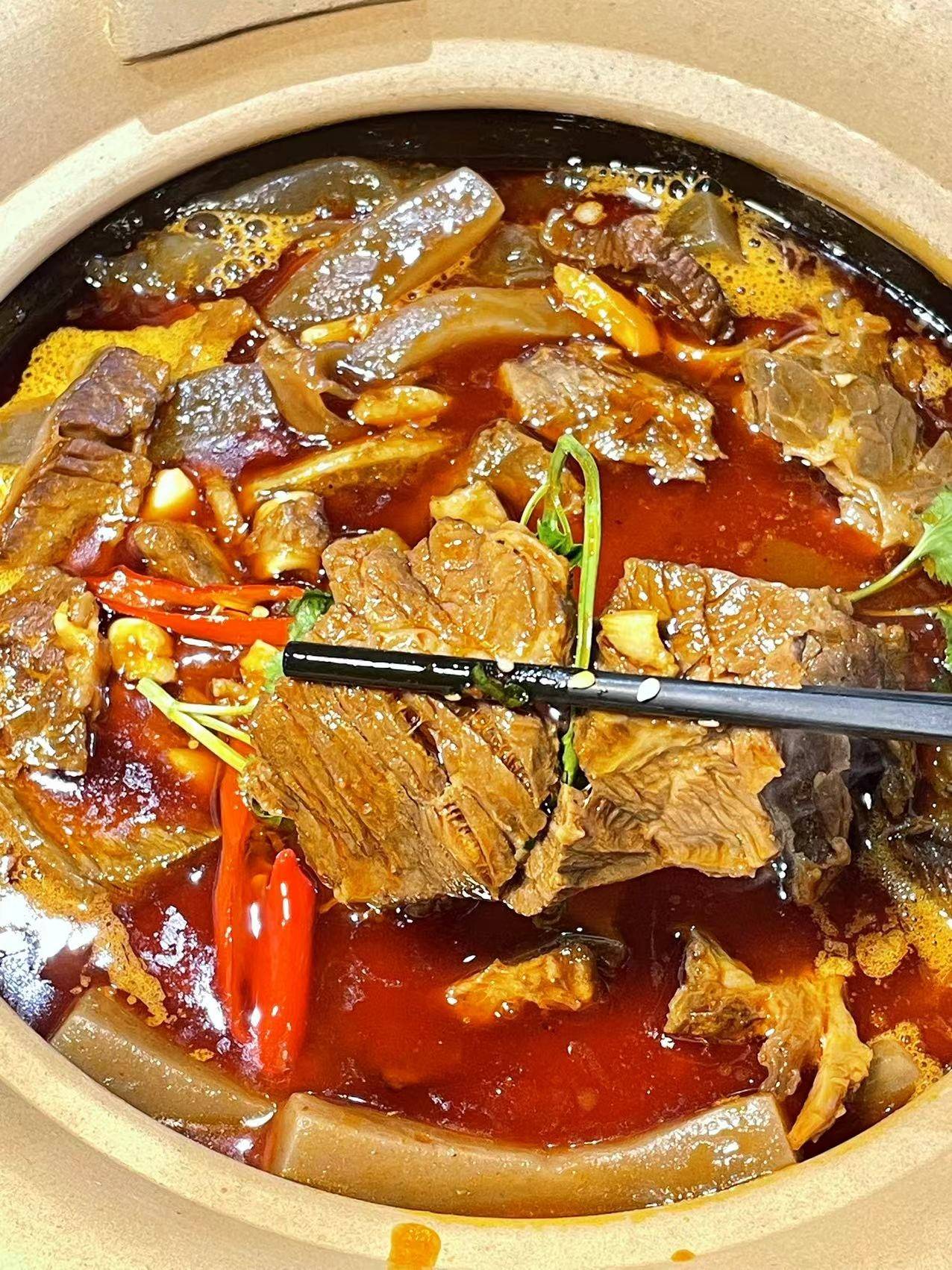 钵湘湘·常德钵子菜 小欢喜牛肉钵湘味小炒肉更是下饭之王……干煸过
