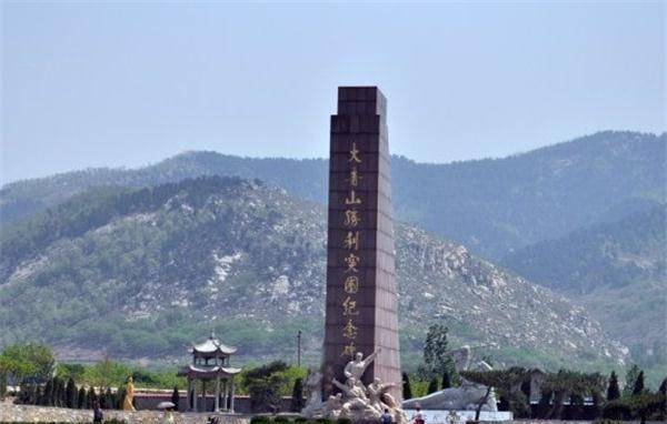 陈明,原名陈若星,字少微,出生在福建龙岩县(今龙岩市)东肖区龙聚村一