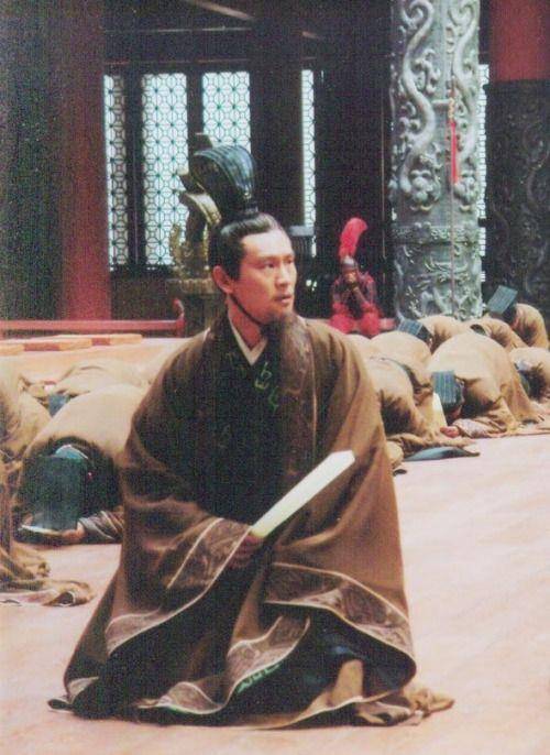 原创古代上朝时唐朝是坐宋朝是站清朝是跪这是文明的倒退吗