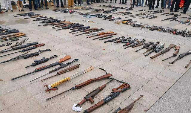 原创建国后两村对垒竟用上重武器村民枪战揭露严控枪支必要性