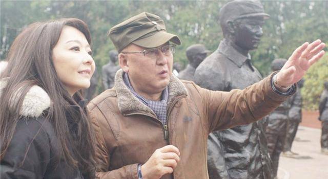 嫌当市长工资低,他辞职下海经商,散尽80亿家财收藏800万件文物_樊建川