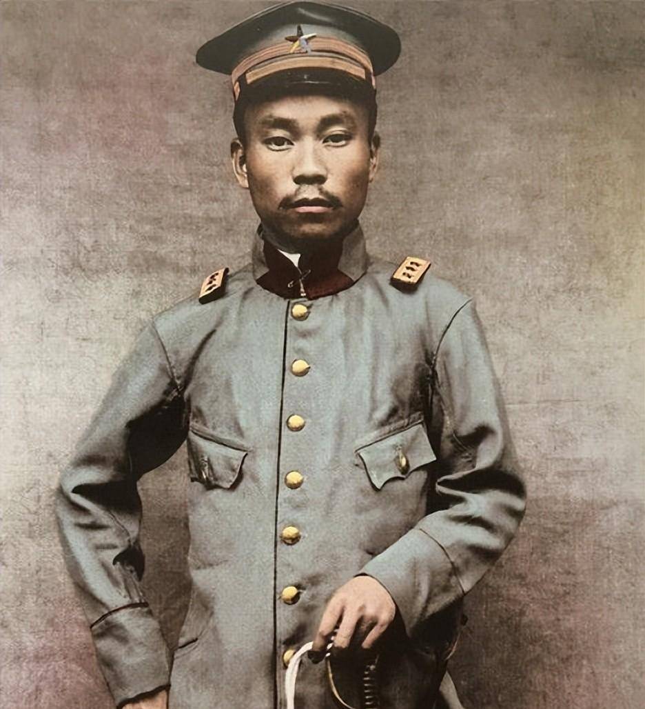 原创民国盲人摸骨大师叱咤政界算命五十年晚年被女助手揭底秘密