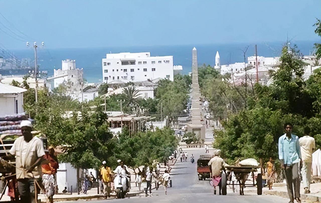 到了1991年,索马里民主共和国的中央政权彻底垮台,而当时北方中最大的