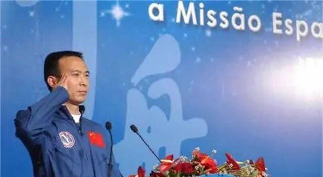 航天英雄费俊龙的妻子,因一个细节爱上丈夫,为他放弃北京户口_王洁_军