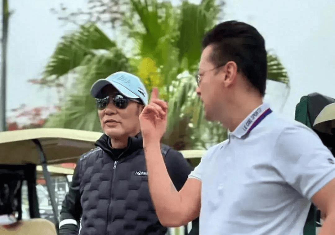 任达华,王敏德现身澳门,前者老态尽显,后者依旧帅气_保养_状态_身高