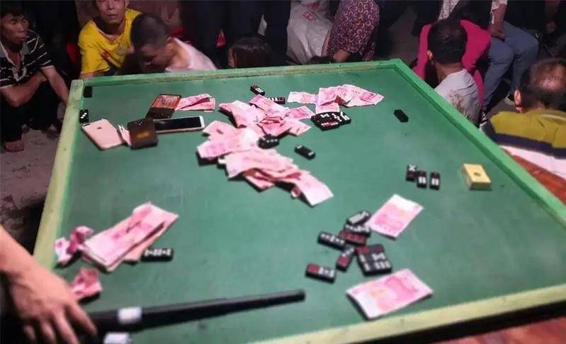 原创湖南文三爷覆灭史银行卡流水达六七十亿花2000万策反协警