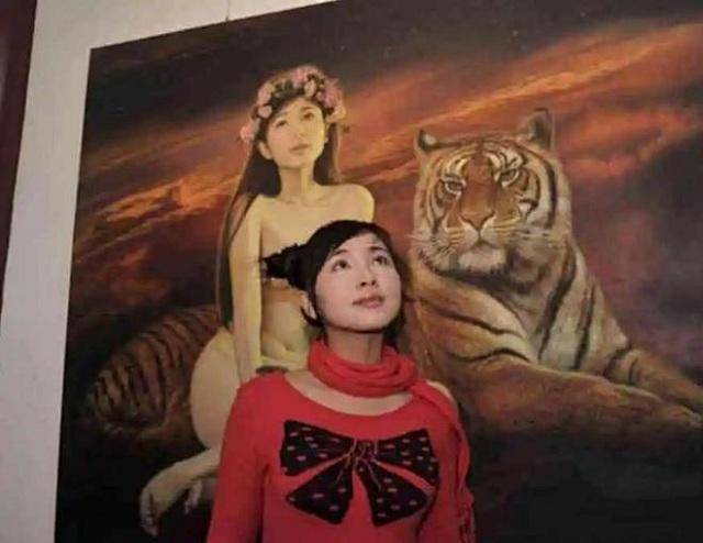 原创画家李壮平让女儿当人体模特6年百幅画作获奖无数却争议不断