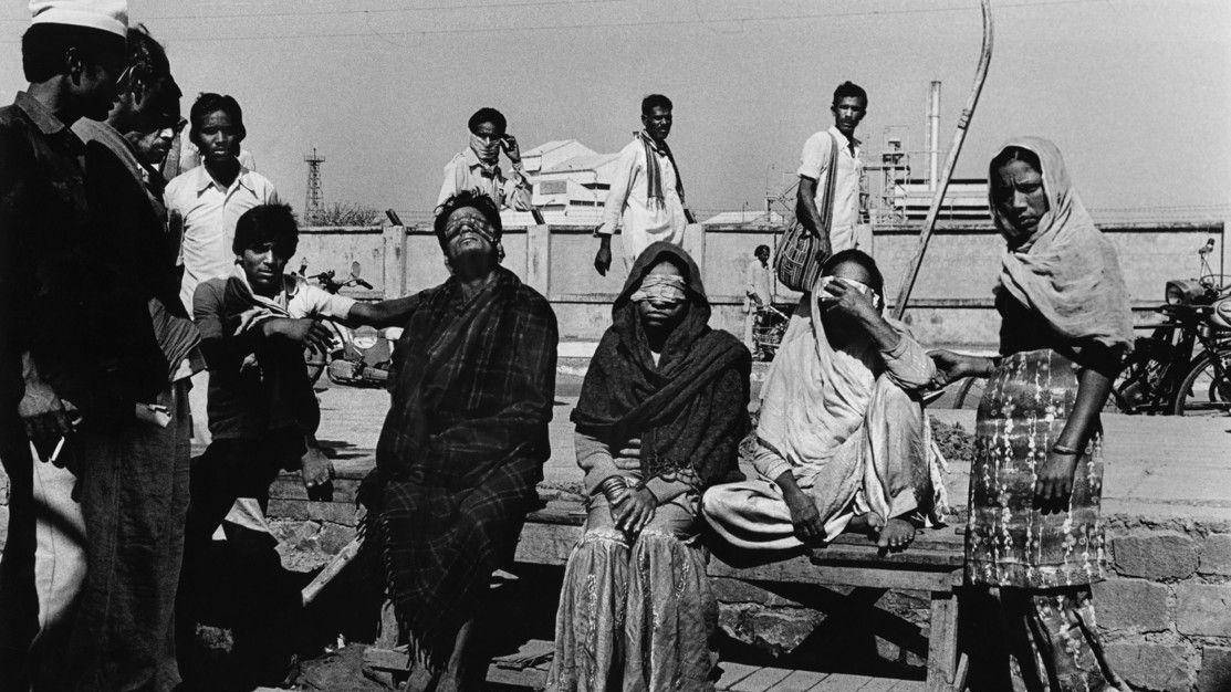 泄漏事件发生后,首席执行官沃伦·安德森来到印度查看情况