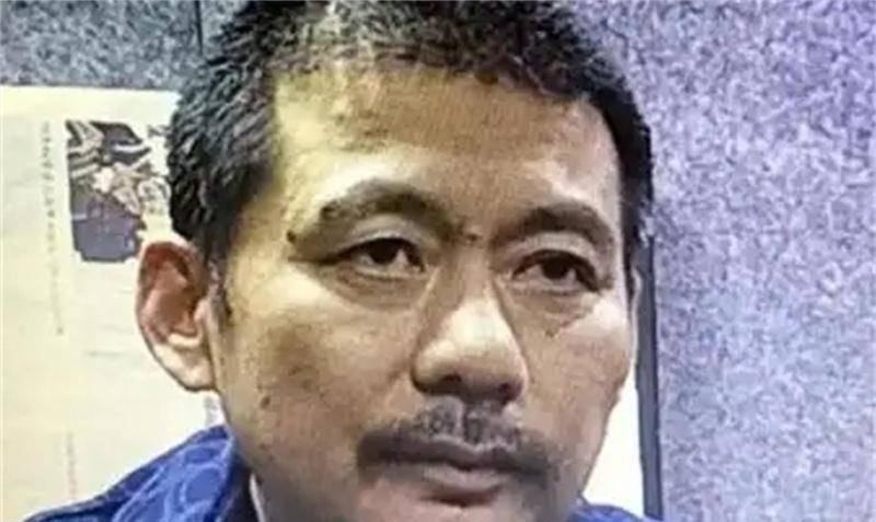 就连后来落网之后,文烈宏都能拿2000万元买通狱警,帮他成功越狱.