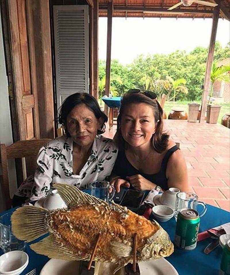 斯莫尔想要将母亲接到美国,但是阮氏拒绝了,自己在越南一个人