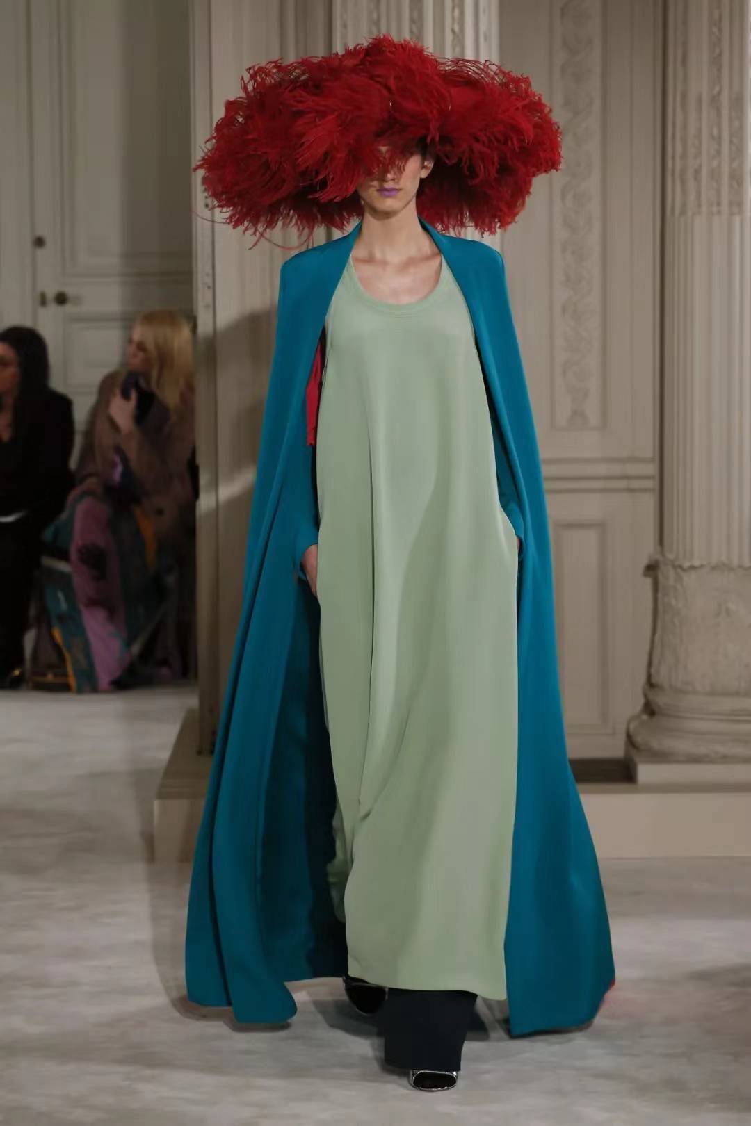 40岁的孙俪30岁的杨紫都因为这个男人变时髦了