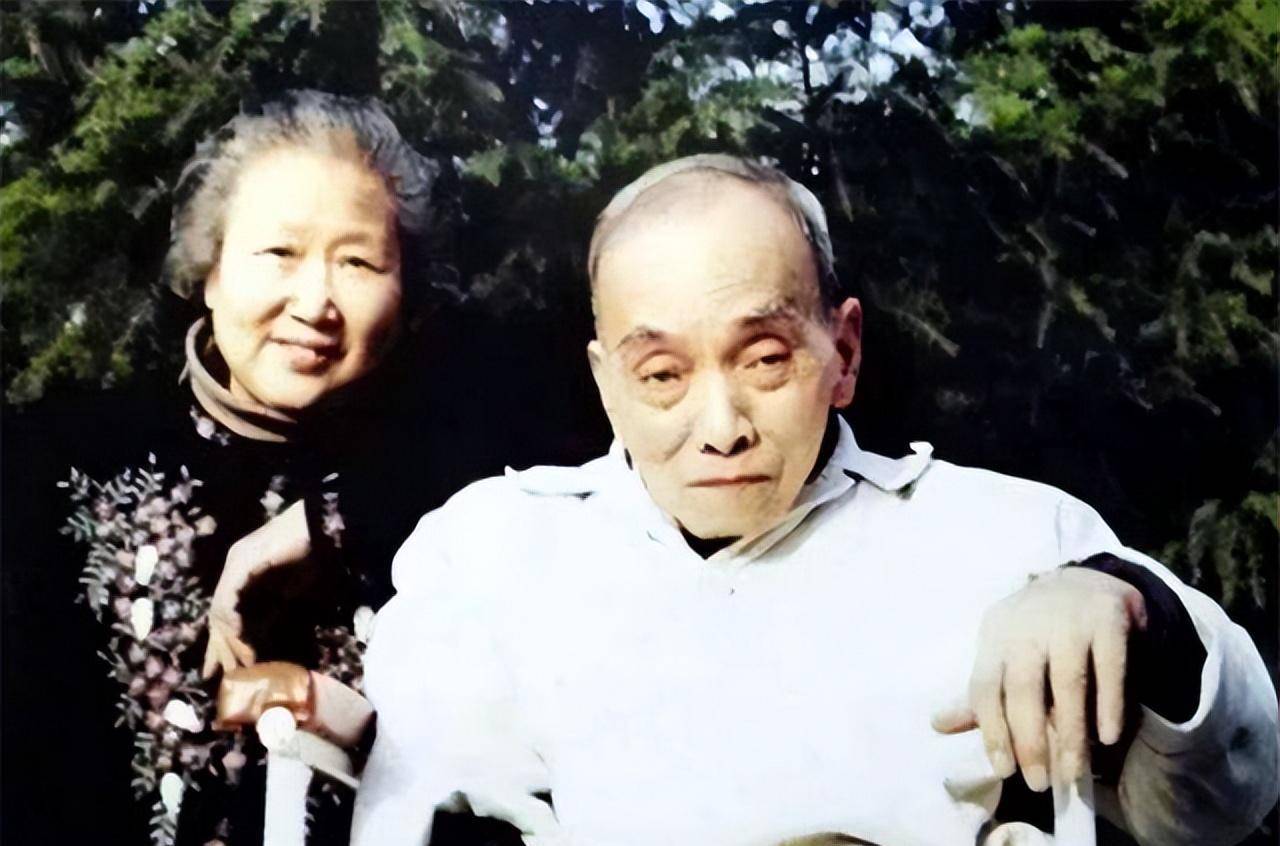 原创49年风筝原型被捕毛人凤画圈准备将其处决他奇迹逃生