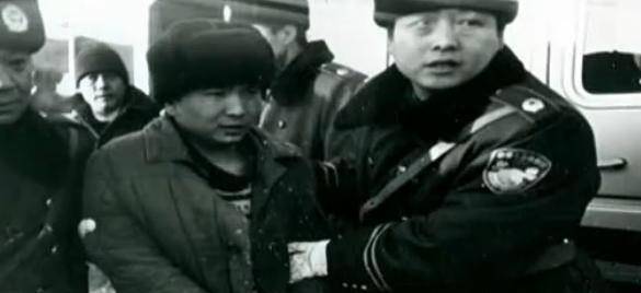 这次案件最大的劫匪头目——苗炳林在莫斯科出现了.