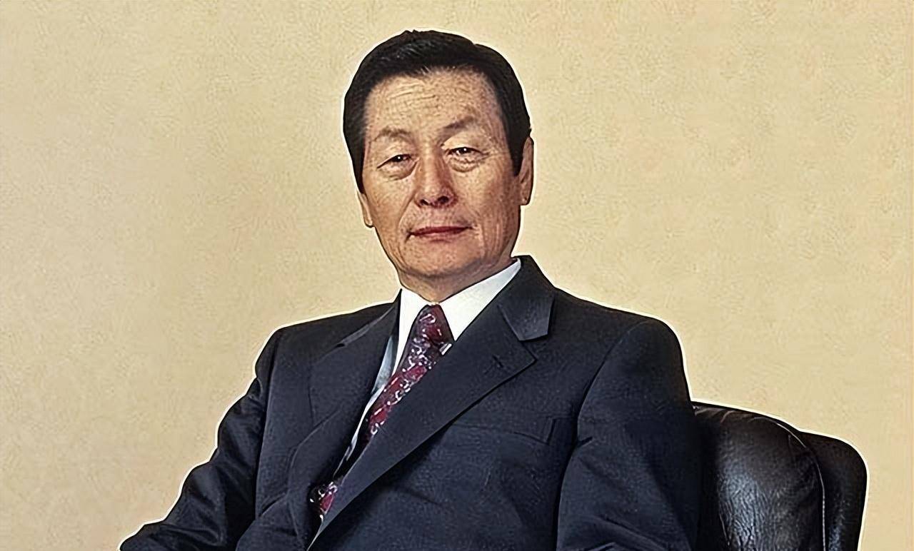 借助与朴正熙的关系,辛格浩答应接手位于小公洞的半岛酒店,将其重建为