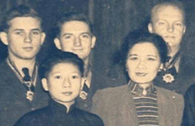 孔二小姐:弥留之际仍特立独行,入殓时被换上女装,最后葬于美国_孔令伟