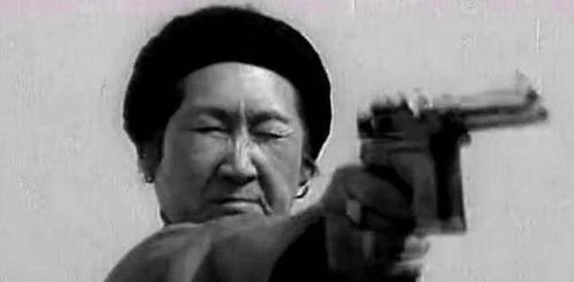 原创中国真正的双枪老太婆隐姓埋名34年终于暴露真实身份
