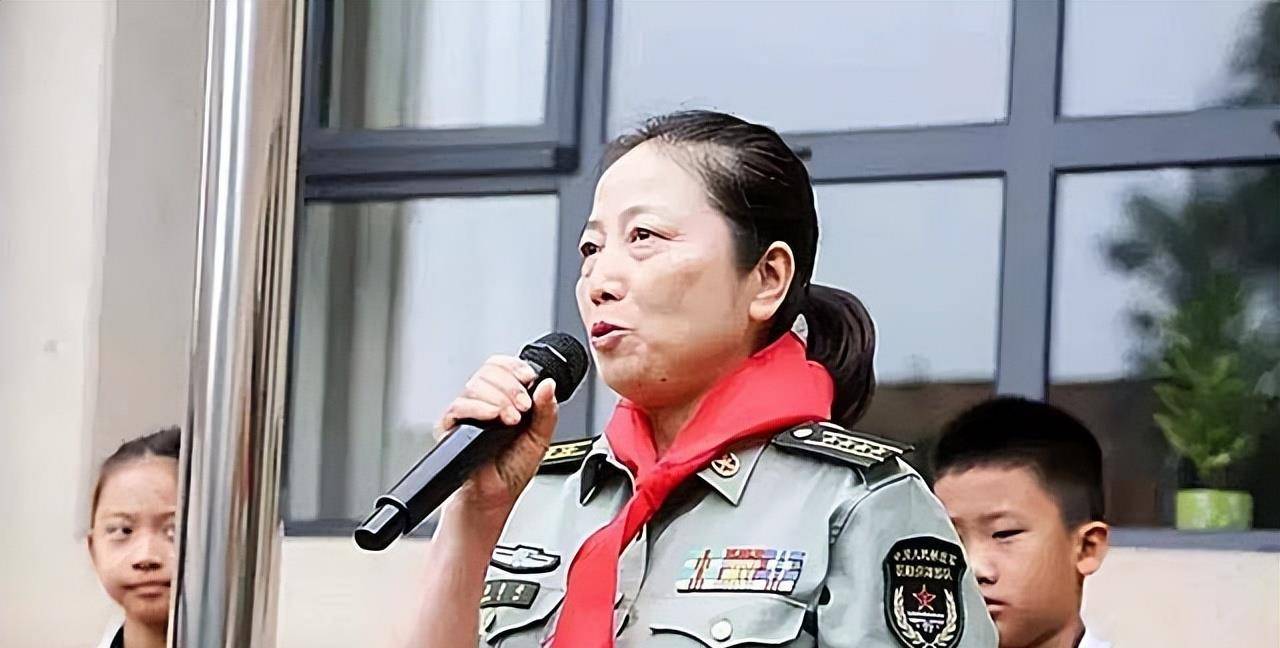 原创49年吉鸿昌妻儿得以回天津长子不愿抛头露面女儿宣讲父亲事迹