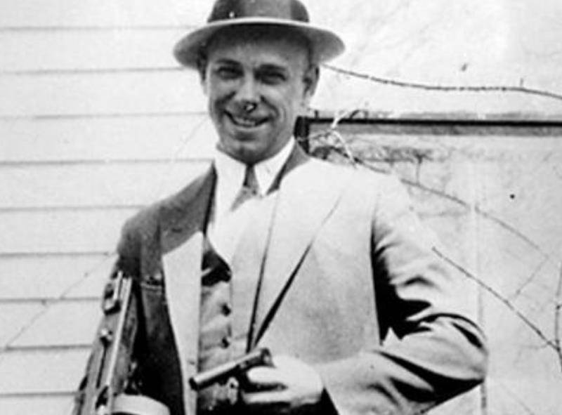 原创美国白道枭雄胡佛统领fbi48年手握无数把柄