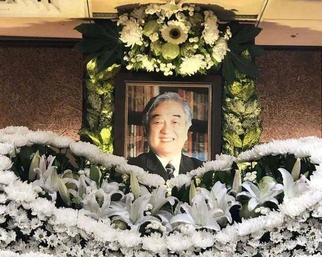 言情教母之位,她与已婚男纠缠10余年,成功跻身上位_琼瑶_平鑫涛_文字