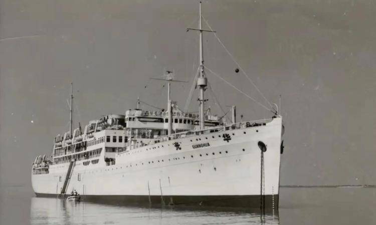 原创60年我国首次大撤侨仅仅用一艘客轮往返多次船员全是海军战士