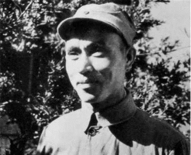 原创中将周志坚12岁参军16岁入党在新婚之夜去攻打敌军枪械库