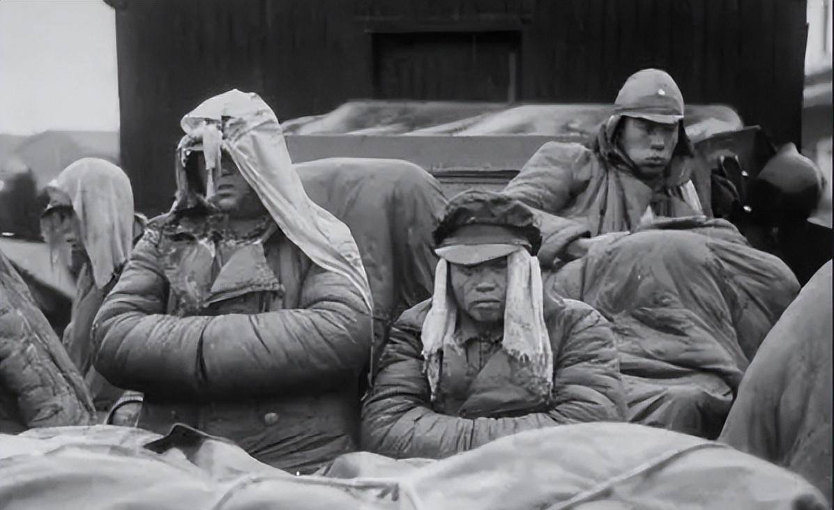 原创1956年福建上空现台湾飞机刚要击落军区司令突然下令保护它